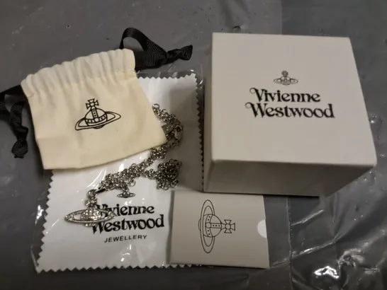 VIVIENNE WESTWOOD SILVER LOOK NECKLACE