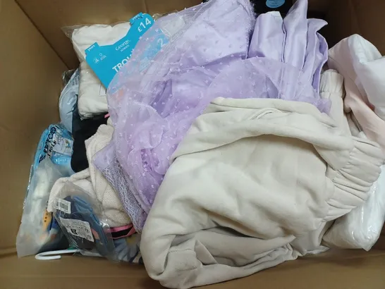 BOX OF APPROXIMATELY 35 ASSORTED KIDS CLOTHING ITEMS TO INCUDE - SOCKS , JEANS , SHORTS ETC