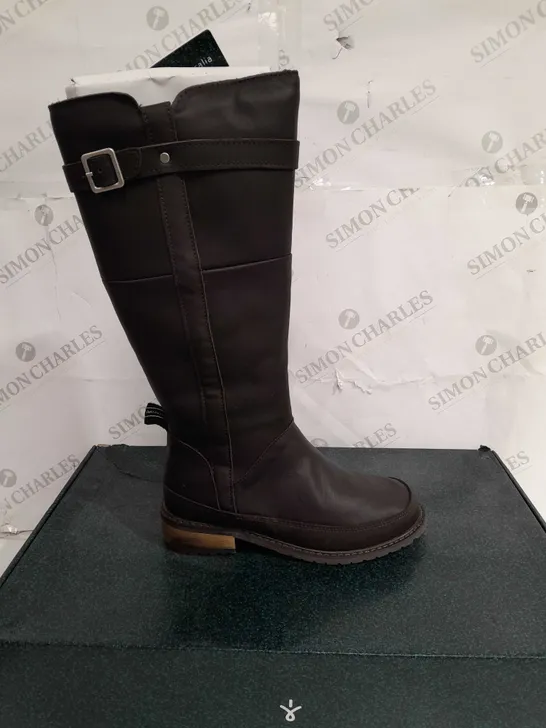 EMU AUSTRAILIA NATASHA ESPRESSO LEATHER BOOTS - SIZE 4 - UNBOXED 