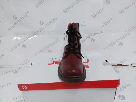 BOXED RIEKER RED INTEREST COLLAR BOOTS- SIZE 7.5