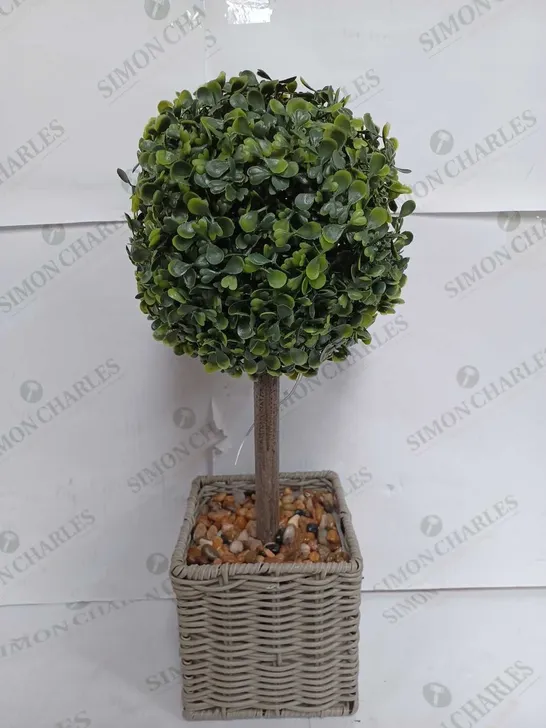 SEALED BASKETED TREE DECORATION 