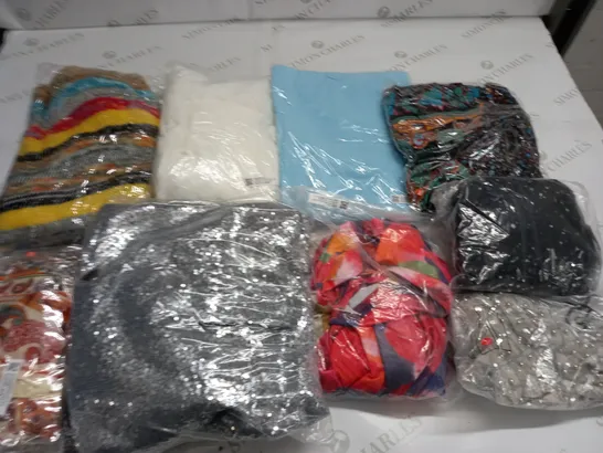 LARGE QUANTITY OF ASSORTED BAGGED CLOTHING ITEMS 