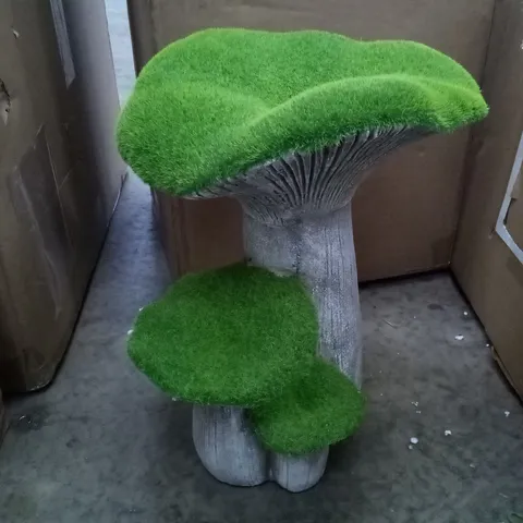 BOXED FAUX MOSS MUSHROOM STATUE