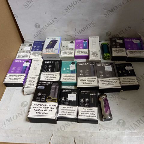LOT OF APPROXIMATELY 15 E-CIGARATTES TO INCLUDE VAPORESSO XROS2, AND VAPORESSO LUKE PM40 ETC.