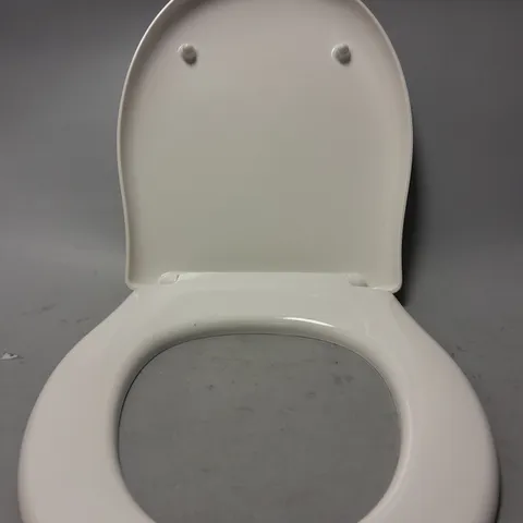 IDEAL TOILET SEAT IN WHITE