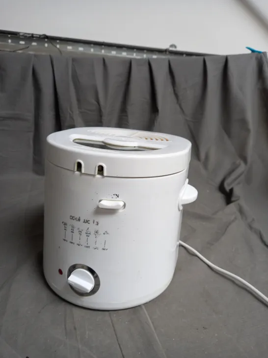 BOXED COOKWORKS WHITE DEEP FAT FRYER 