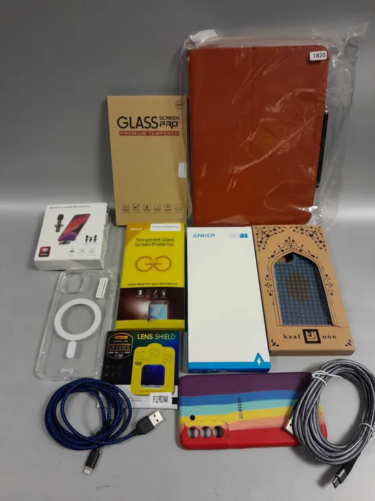 APPROXIMATELY 20 ASSORTED SMARTPHONE/TABLET ACCESSORIES TO INCLUDE PROTECTIVE CASES, CHARGING CABLES, SCREEN PROTECTORS ETC