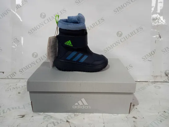 BOXED PAIR OF ADIDAS WINTERPLAY 1 CHILDREN'S SHOES IN NAVY/BLE/GREEN UK SIZE 7