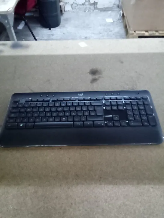 BOXED LOGITECH MK540 ADVANCE WIRELESS KEYBOARD 