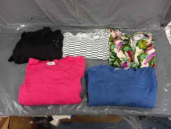 BOX OF APPROXIMATELY 15 ASSORTED PIECES OF CLOTHING IN VARIOUS STYLES, SIZES, AND BRANDS 