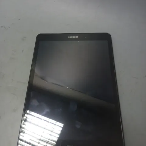 SAMSUNG GALAXY TABLET - DOES NOT POWER ON 