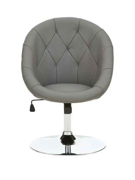  BOXED GRADE 1ODYSSEY FAUX LEATHER LEISURE CHAIR - GREY RRP £129