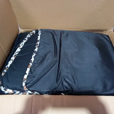 COZEE PAWS CAR BOOT BED - BLACK ONE SIZE