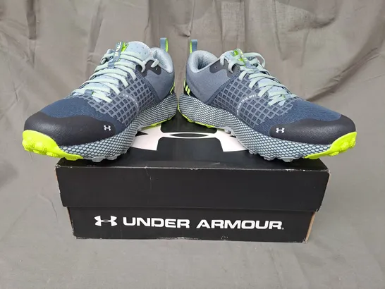 BOXED PAIR OF UNDER ARMOUR HOVA DS RIDGE TRAIL SHOES IN BLUE/NAVY/LIME UK SIZE 7.5