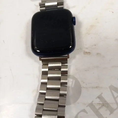 APPLE SERIES 6 SMART WATCH