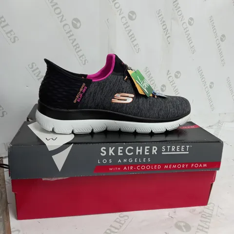 BOXED SKETCHERS SLIP ON TRAINERS SIZE 8