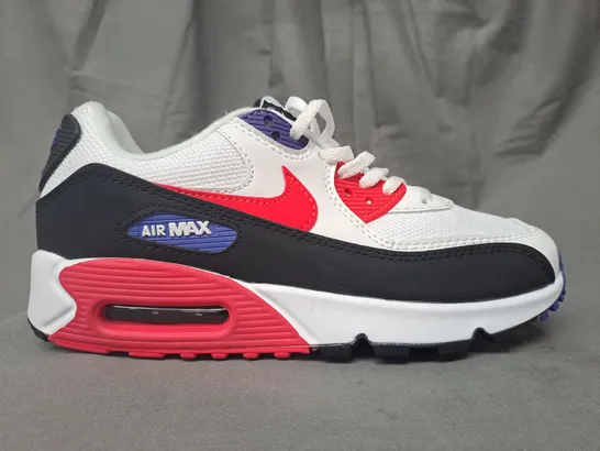 PAIR OF NIKE AIR MAX SHOES IN WHITE/BLACK/MULTI UK SIZE 5.5