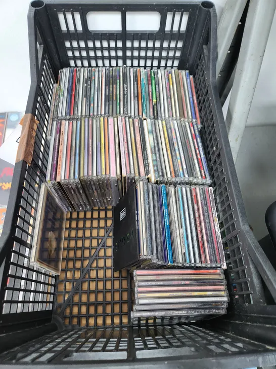 A VERY LARGE QUANTITY OF CDs FROM 80s / 90s /2000s