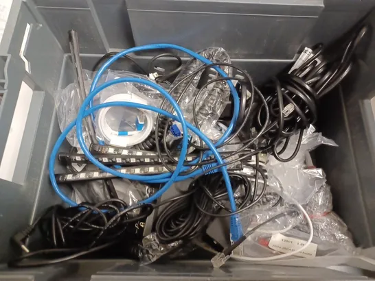 BOX OF APPROX 15 ITEMS INCLUDING ASSORTED CABLES