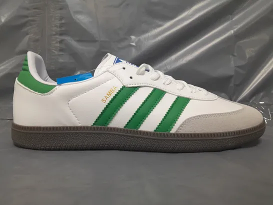 BOXED PAIR OF ADIDAS SAMBA SHOES IN WHITE/GREEN UK SIZE 10.5