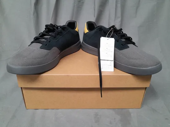 BOXED PAIR OF ADIDAS SLEUTH SHOES IN BLACK/CHARCOAL UK SIZE 12.5