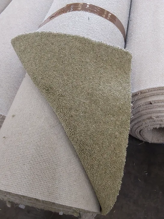 ROLL OF QUALITY ROSEDALE SPAUNTON MOOR CARPET // SIZE: APPROX 4 X 6.62m