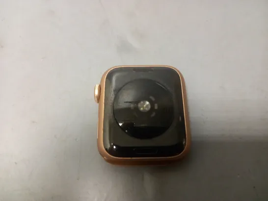 APPLE WATCH SE (40mm) (NO STRAP)