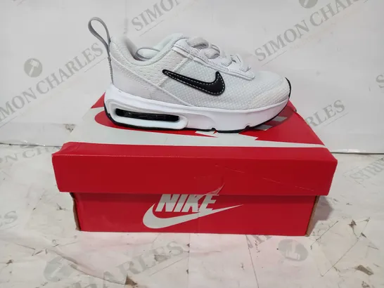 BOXED PAIR OF NIKE AIR MAX INTRLK LITE CHILDREN'S SHOES IN WHITE/BLACK UK SIZE 7.5