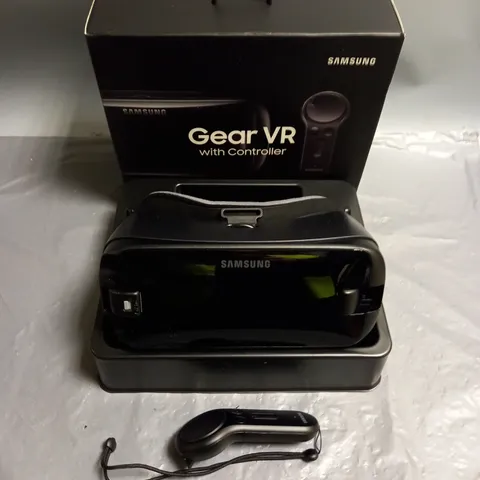 BOXED SAMSUNG GEAR VR WITH CONTROLLER 