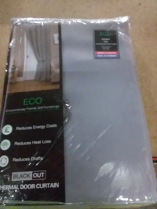 TIGGS EYELET ROOM DARKENING THERMAL DOOR CURTAIN COLOUR: GREY SIZE: 114 X 213CM