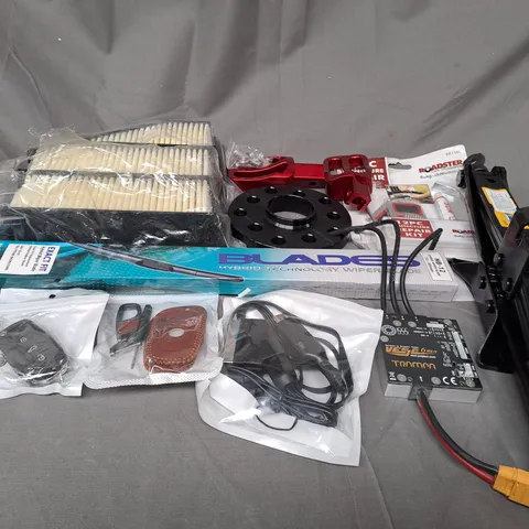 MEDIUM BOX OF ASSORTED AUTO ITEMS TO INCLUDE BIKE PEDALS, WIPER BLADES AND PUNCTURE REPAIR KIT