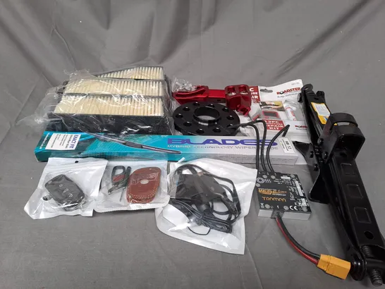 MEDIUM BOX OF ASSORTED AUTO ITEMS TO INCLUDE BIKE PEDALS, WIPER BLADES AND PUNCTURE REPAIR KIT