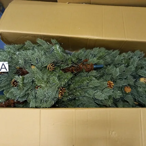 WERCHRISTMAS PRE-LIT CRAFORD CHRISTMAS TREE WITH PINECONES & 500 CHASING WARM LED LIGHTS