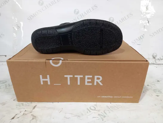 BOXED PAIR OF HOTTER WHISPER ANKLE BOOTS IN BLACK UK SIZE 4.5