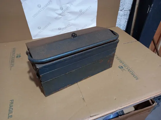 VINTAGE BLUE METALLIC TOOL BOX