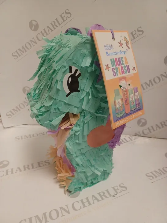 BAYLIS & HARDING BEAUTICOLOGY MAKE A SPLASH MERMAZING PINATA