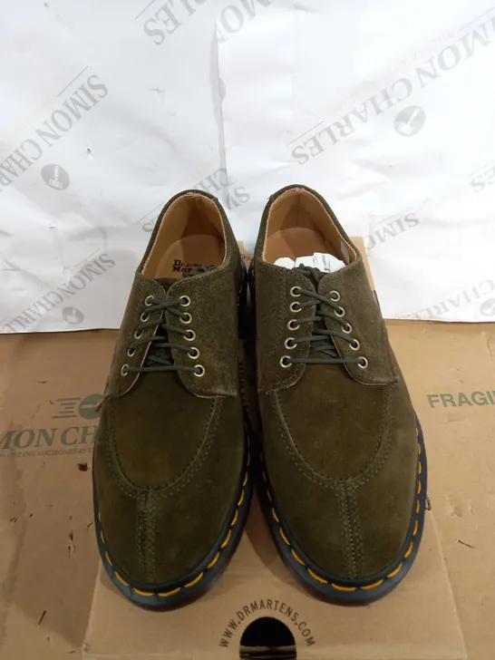 BOXED PAIR OF REPELLO CALF SUDED DR MARTENS SIZE 5