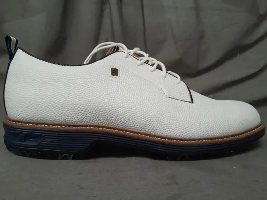 BOXED PAIR OF FOOT JOY DRYJOYS PEMIERE SERIES GOLF SHOES IN WHITE UK SIZE 10