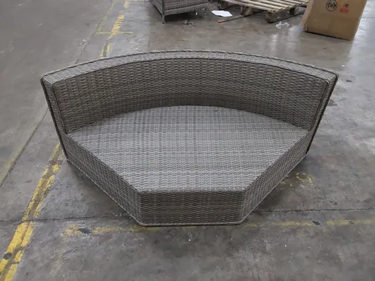 OUTDOOR RATTAN ROUNDED SOFA PIECE 
