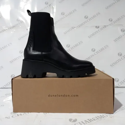 BOXED PAIR OF DUNE LONDON WEDGE EVA CHELSEA BOOTS IN BLACK SIZE 7