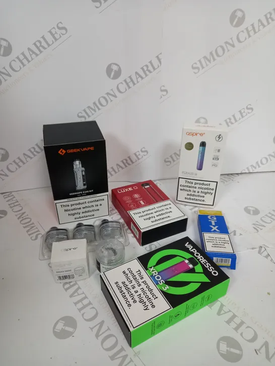 APPROXIMATELY 20 VAPES & E-CIGARETTES TO INCLUDE GEEK VAPE , ASPIRE , VAPORESSO ETC