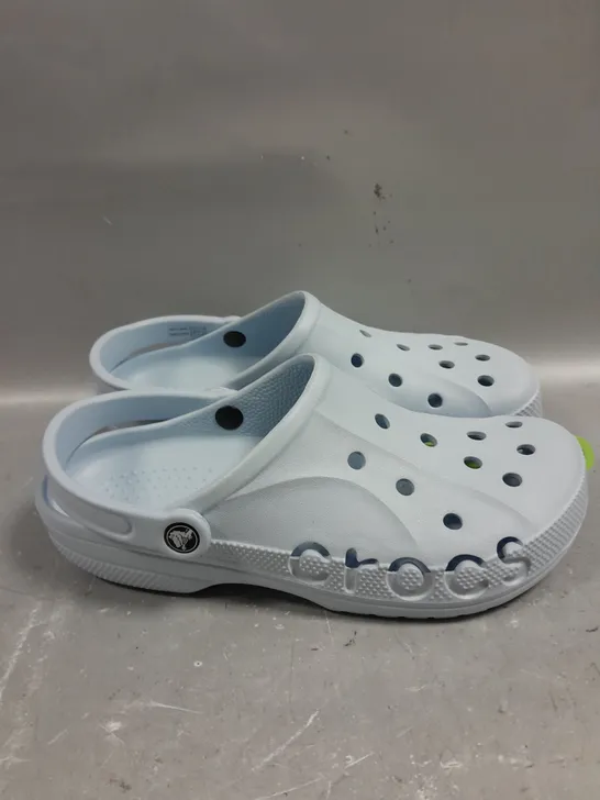 PAIR OF CROCS BAYA SLIP ON SHOES IN BLUE - 9