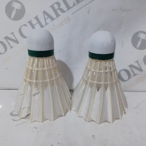 UNBRANDED TUBE OF APPROXIMATELY 10 FEATHER BADMINTON SHUTTLECOCKS