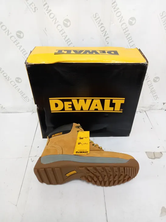 BOXED PAIR OF DEWALT STEEL TOE INDUSTRIAL BOOT SIZE UK 7