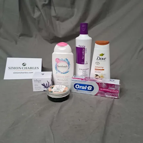 APPROXIMATELY 20 ASSORTED COSMETIC PRODUCTS TO INCLUDE DOVE BODY WASH, FEMFRESH WASH AND ORAL B TOOTHPASTE ETC. 