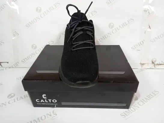 BOXED PAIR OF CALTO MESH FABRIC SHOES IN BLACK EU SIZE 45