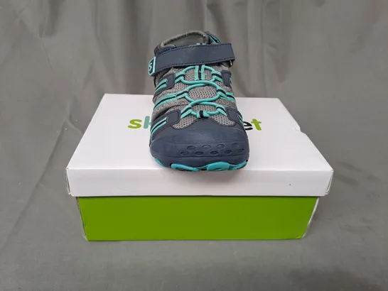 BOXED PAIR OF SKYROCKET KIDS SANDALS IN NAVY/GREY/CYAN UK SIZE 12