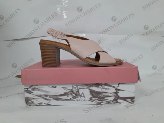 UNBOXED PAIR OF MODA IN PELLE LASSANDRA SANDAL PINK SIZE 5