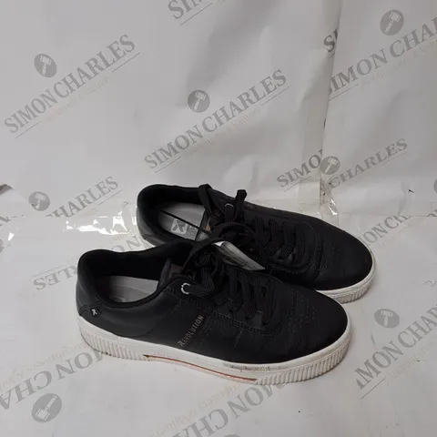 UNBOXED RIEKER EVOLUTION LACE UP TRAINER IN BLACK SIZE 6