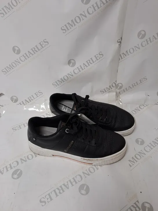 UNBOXED RIEKER EVOLUTION LACE UP TRAINER IN BLACK SIZE 6